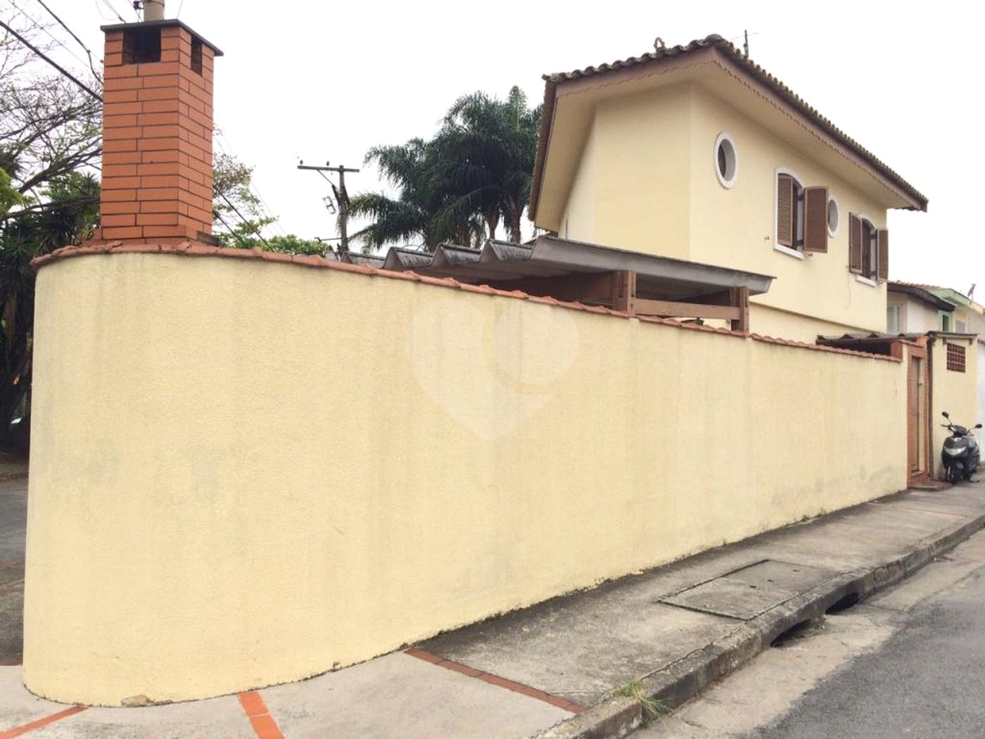 Casa à venda com 3 quartos, sendo 1 suíte, em Jardim Trussardi, São Paulo, SP