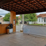 Casa para alugar com 3 quartos, sendo 1 suíte, no condomínio Santa Mônica, Atibaia - SP