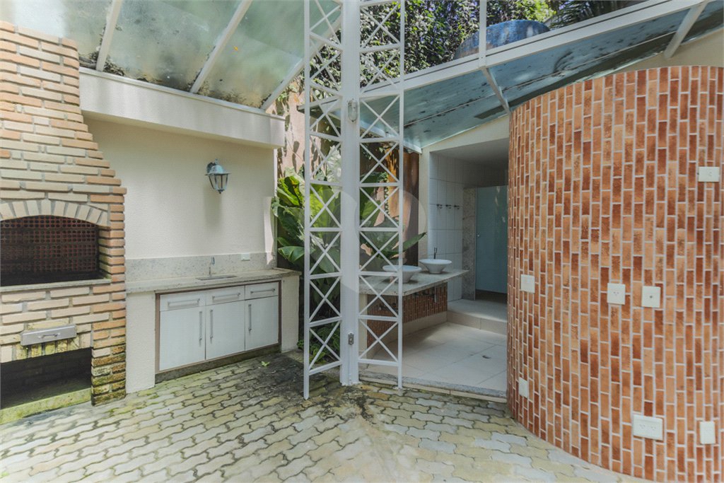 Casa à venda com 5 suítes no condomínio Chácara Flora, São Paulo - SP