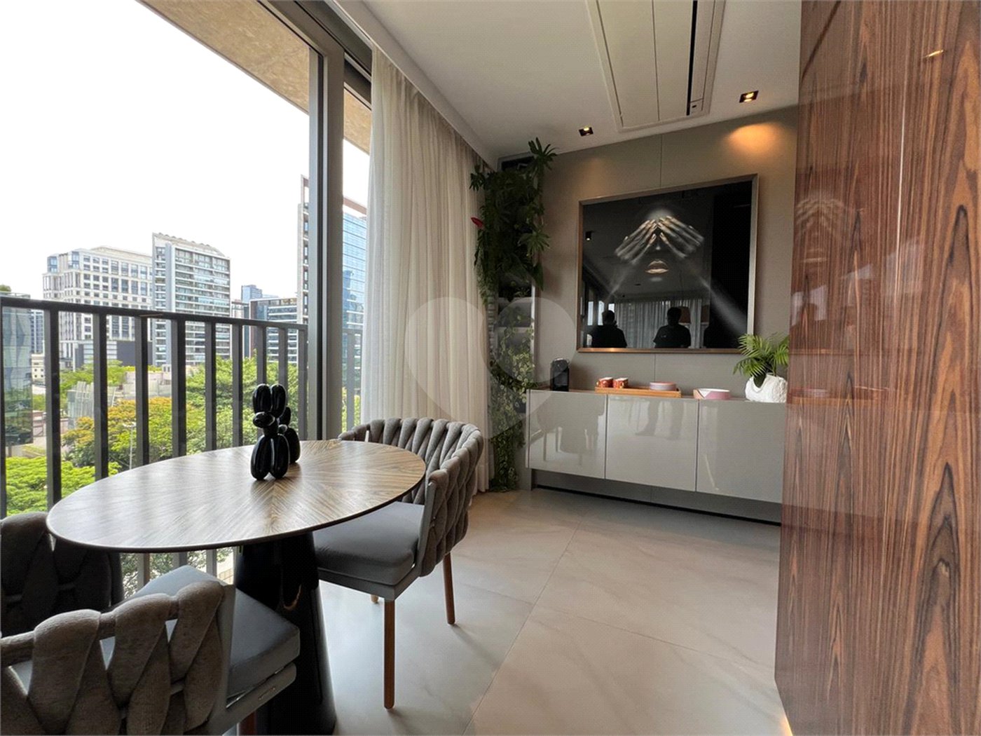 Apartamento à venda com 3 suítes em Vila Olímpia, São Paulo, SP