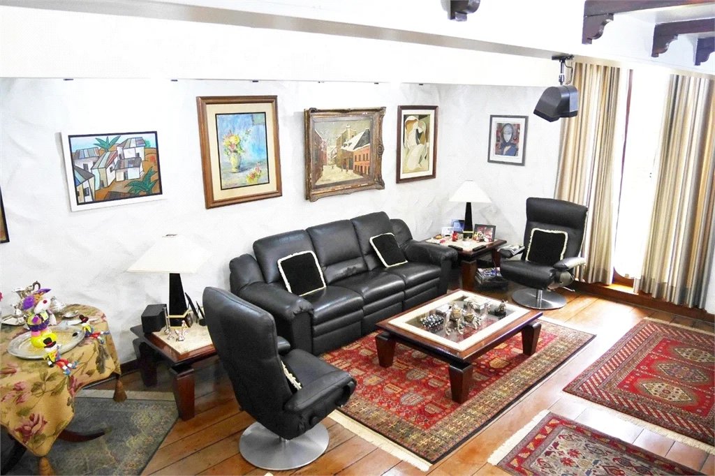 Casa à venda com 4 quartos, sendo 1 suíte, em Jardim Guedala, São Paulo, SP