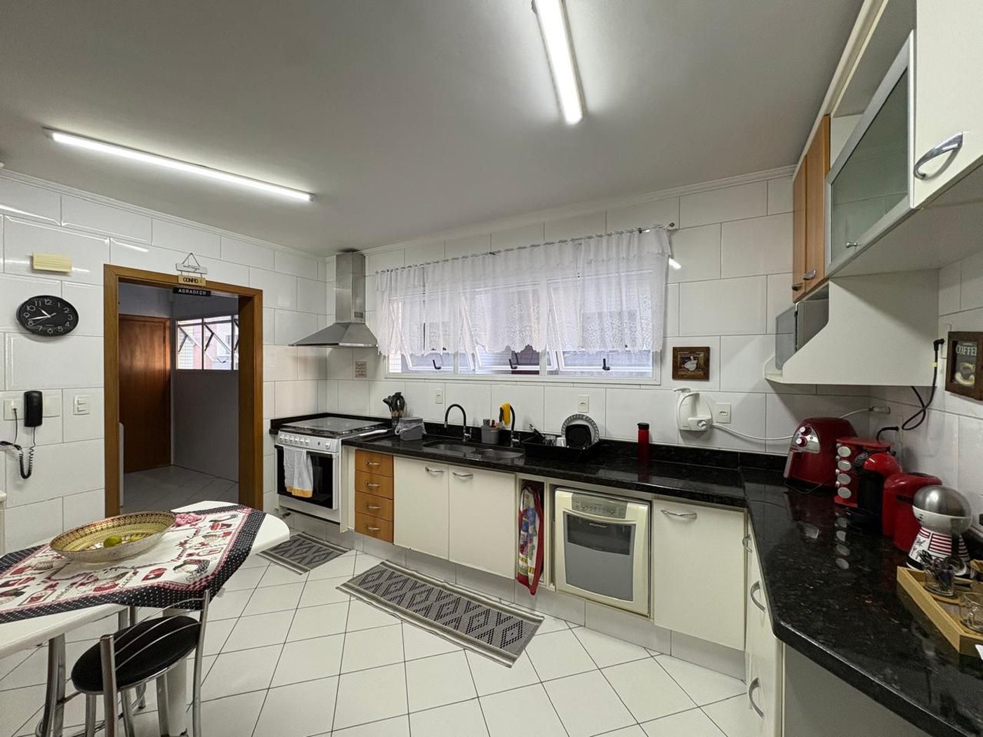 Apartamento com 3 dormitórios à venda, 162 m² por R$ 1.550.000,00 - Pompéia - Santos/SP