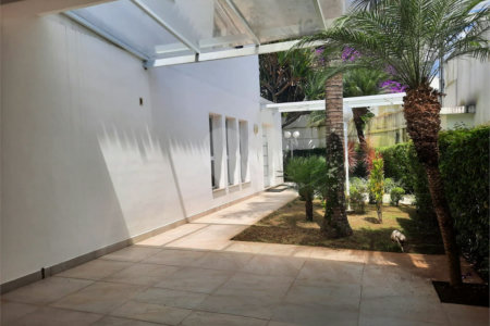 Sobrado à venda com 3 quartos, sendo 1 suíte, em City Campo Grande, São Paulo, SP