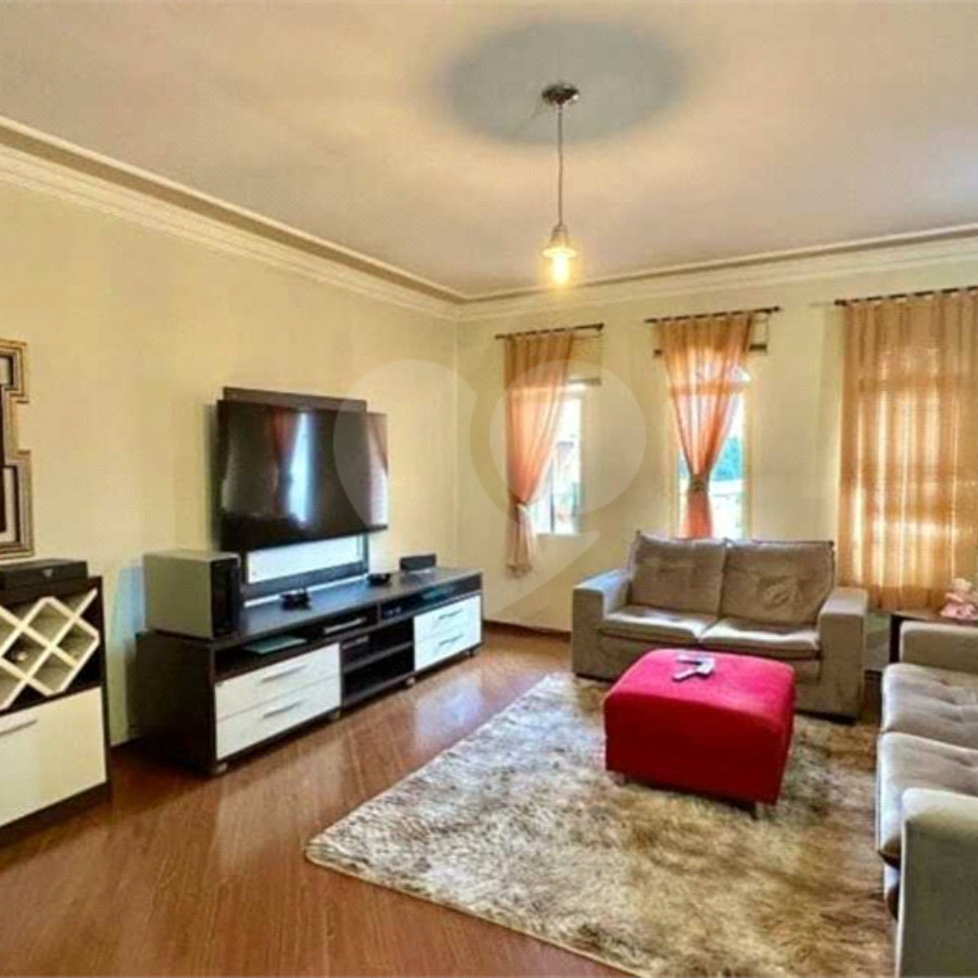 Casa à venda com 3 quartos, sendo 1 suíte, no condomínio San Siro, Jundiaí - SP