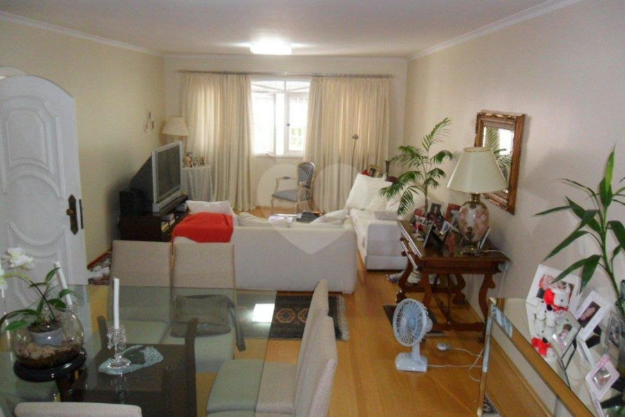 Sobrado à venda com 3 quartos, sendo 1 suíte, em Vila Romero, São Paulo, SP