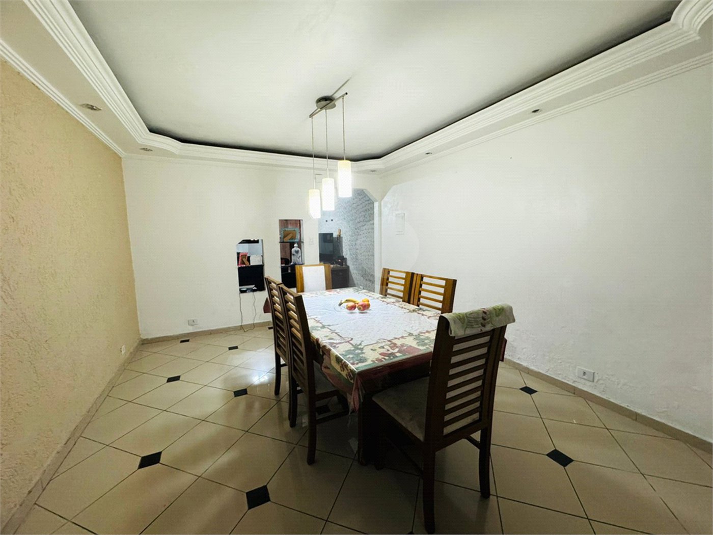 Casa à venda com 4 quartos, sendo 2 suítes, em Parque Santo Antônio, Guarulhos, SP