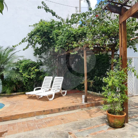 Sobrado à venda com 5 quartos, sendo 4 suítes, em Brooklin Velho, São Paulo, SP