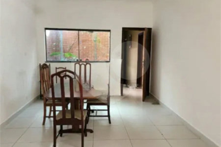 Casa à venda com 4 quartos, sendo 2 suítes, em Vila São Geraldo, São Paulo, SP