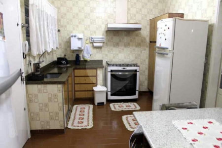 Casa à venda com 3 quartos, sendo 1 suíte, em Vila das Mercês, São Paulo, SP