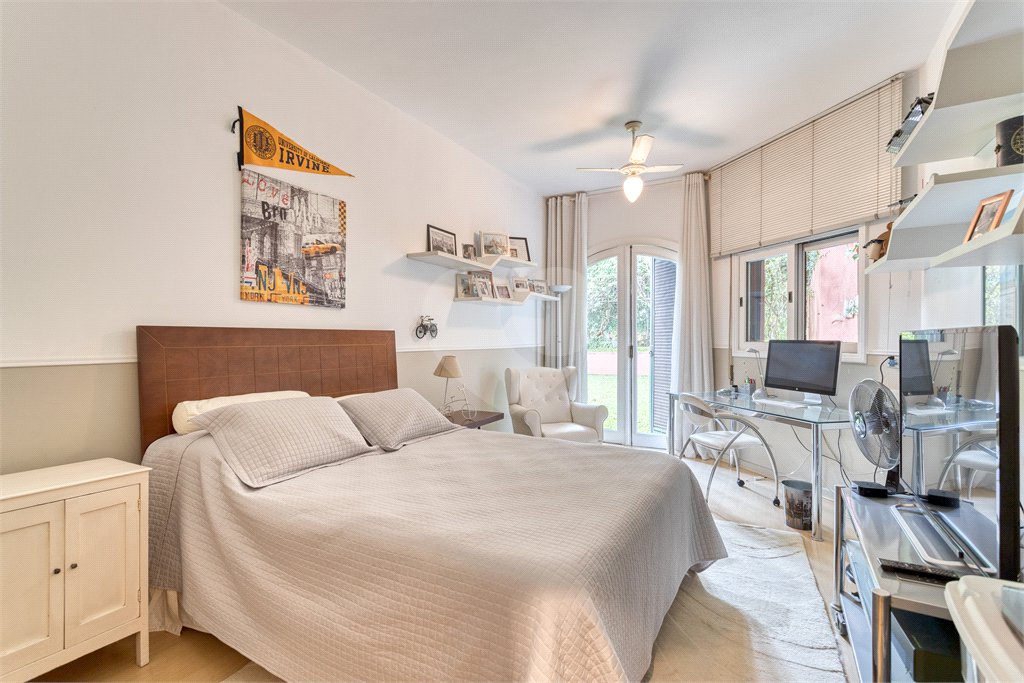 Casa à venda com 5 quartos, sendo 4 suítes, em Brooklin Velho, São Paulo, SP
