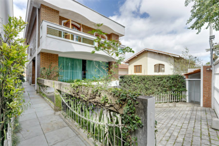 Casa à venda com 3 quartos, sendo 1 suíte, em Alto da Boa Vista, São Paulo, SP