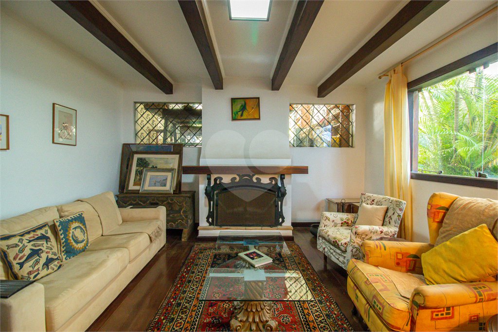 Casa à venda com 4 quartos, sendo 2 suítes, em Chácara Flora, São Paulo, SP