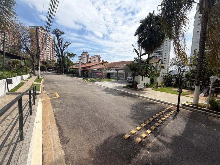 Casa à venda com 4 quartos, sendo 1 suíte, no condomínio Taquaral, São Paulo - SP