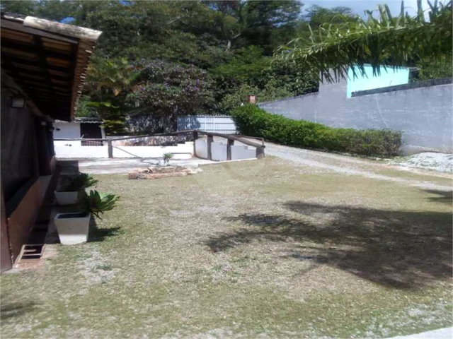 Casa à venda com 6 quartos, sendo 3 suítes,  no condomínio Residencial Jardins de Mairiporã I, Mairiporã - SP