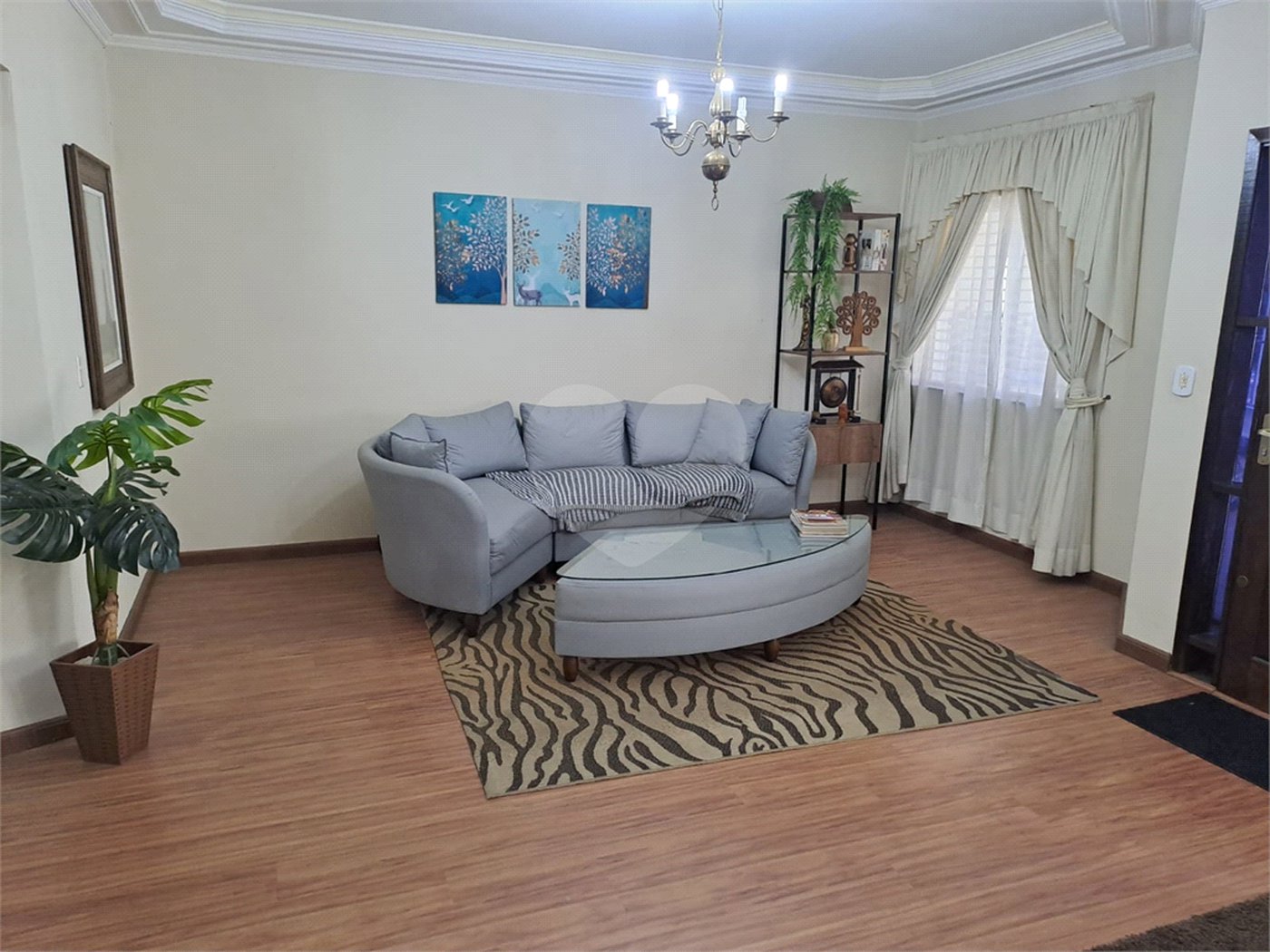 Sobrado à venda com 3 quartos, sendo 1 suíte,  em Vila Oliveira, Mogi das Cruzes, SP