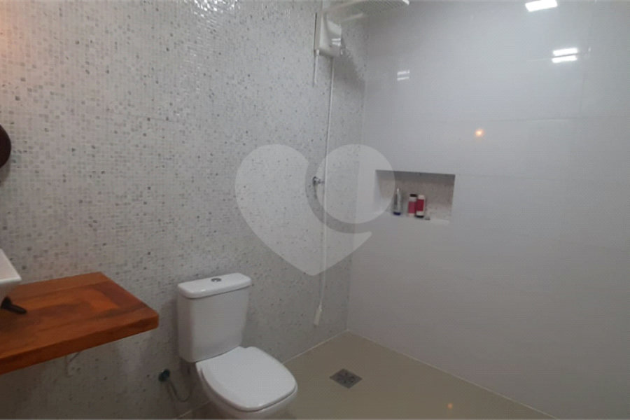 Casa à venda ou para alugar com 5 quartos, sendo 4 suítes, no condomínio Sausalito, Mairiporã - SP