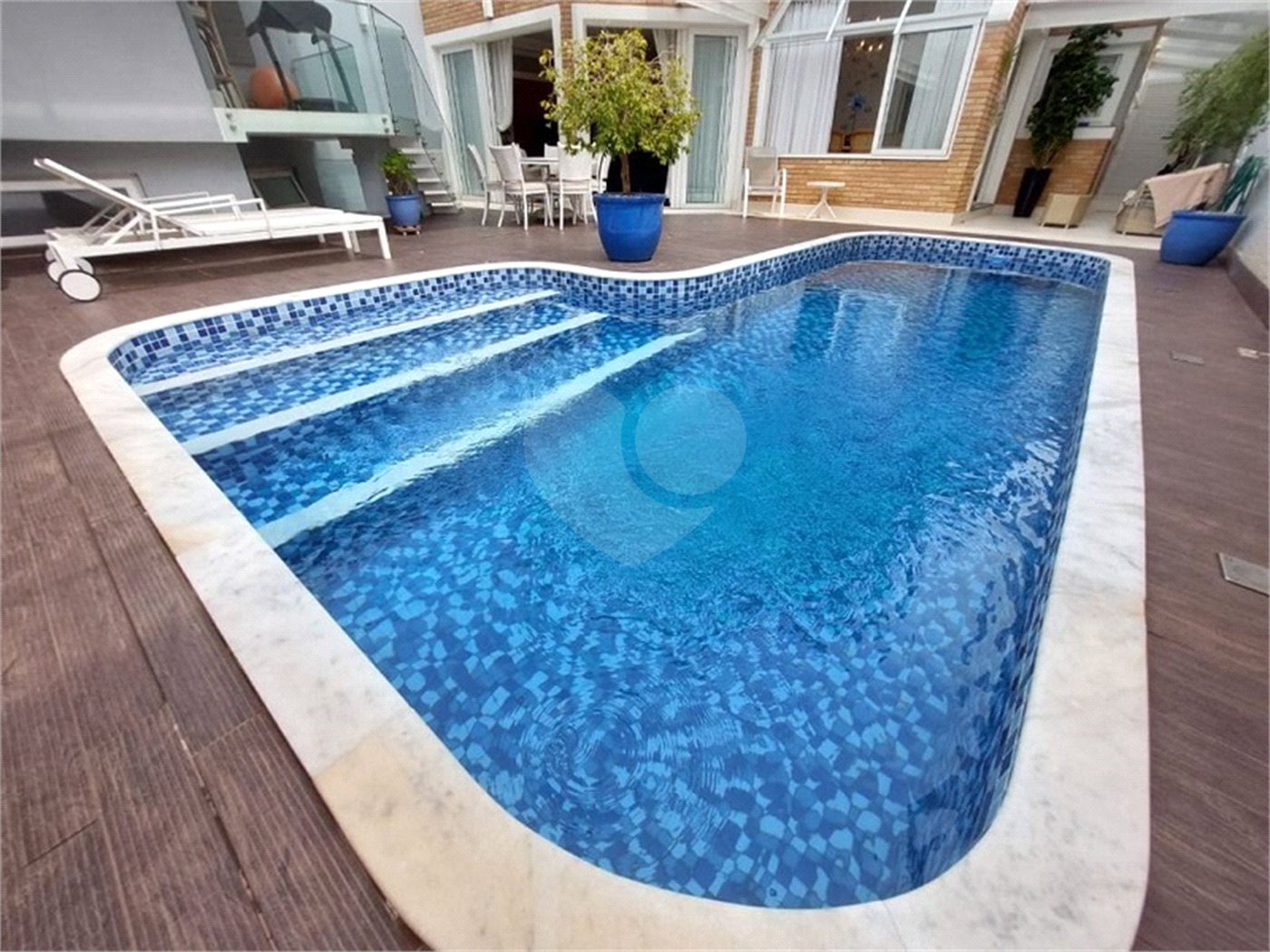 Casa à venda com 4 suítes no condomínio Granja Olga II, Sorocaba - SP