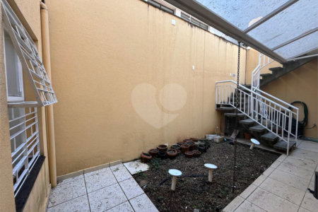 Sobrado à venda com 4 quartos, sendo 1 suíte,  em Vila Cordeiro, São Paulo, SP