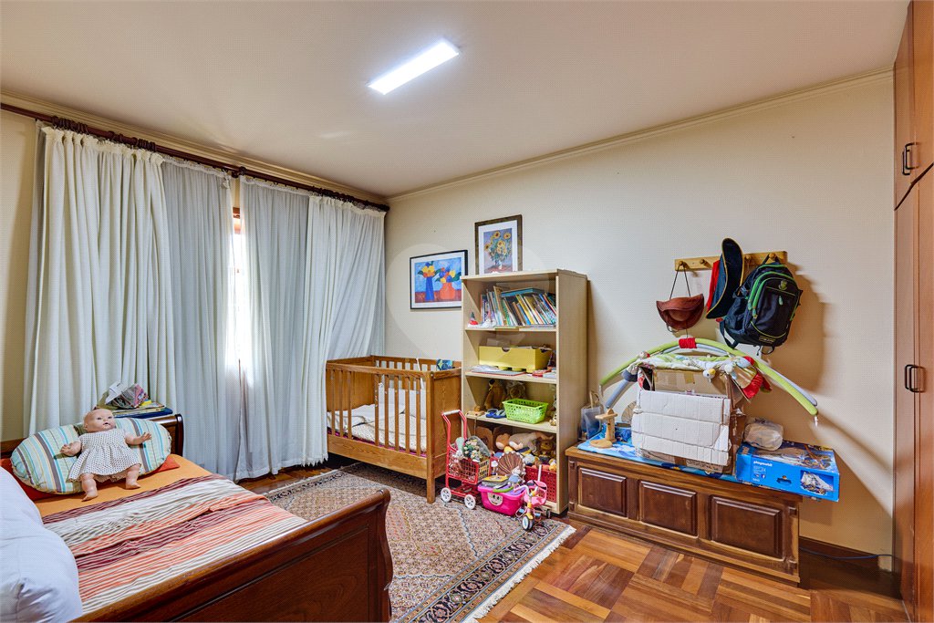 Casa à venda com 4 quartos, sendo 2 suítes, em Jardim Cordeiro, São Paulo, SP