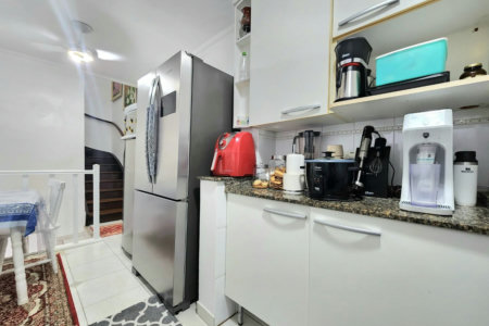 Casa próximo da praia com 3 dormitórios à venda, 128 m² por R$ 1.300.000 - Pompéia - Santos/SP