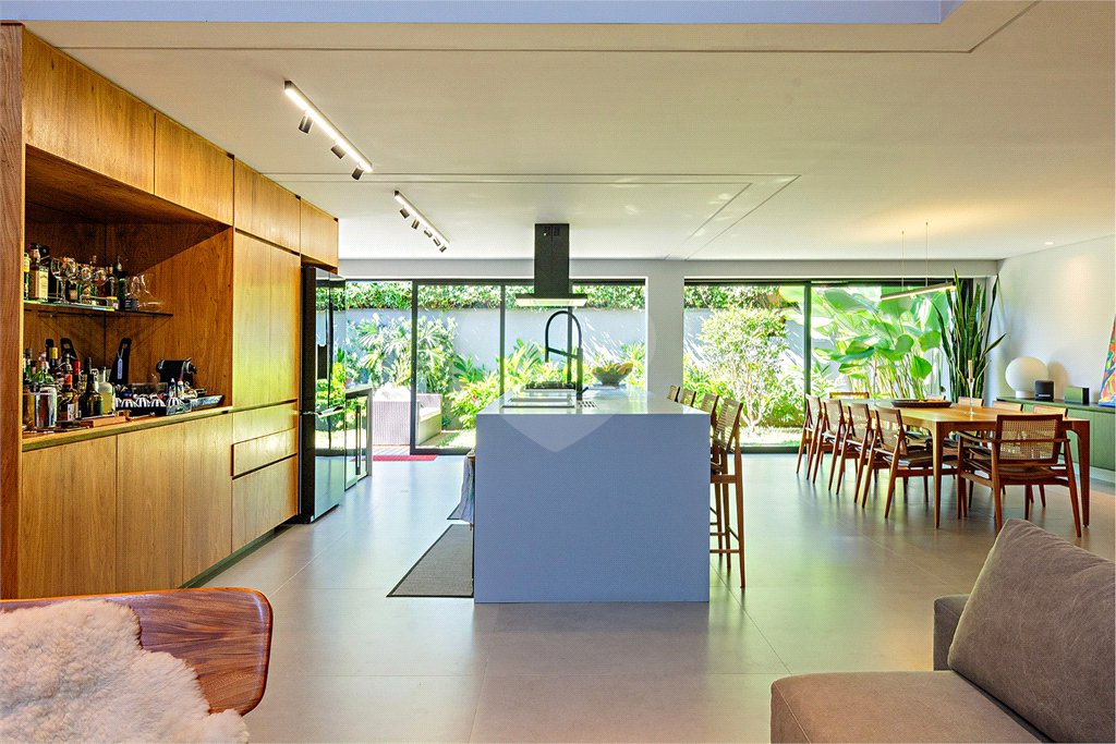 Casa à venda com 3 suítes no condomínio Reserva 8, São Paulo - SP