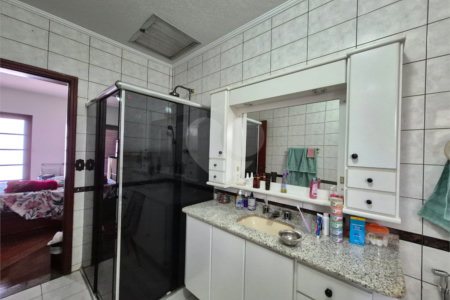 Casa à venda com 3 quartos, sendo 1 suíte, em Parque São Domingos, São Paulo, SP