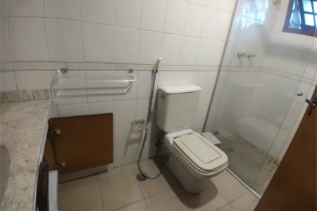 Sobrado à venda com 5 quartos, sendo 3 suítes, em Cidade Monções, São Paulo, SP