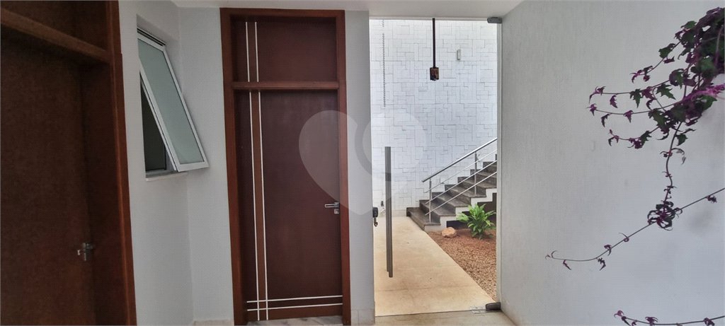 Casa à venda com 5 quartos, sendo 2 suítes, no condomínio Swiss Park, São Bernardo do Campo - SP