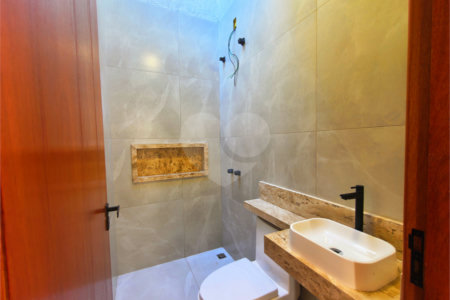 Casa à venda com 3 quartos, sendo 1 suíte, no condomínio Horto Florestal Villagio, Sorocaba - SP