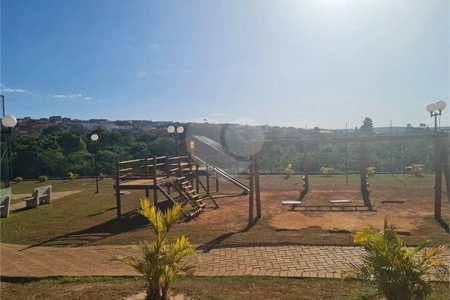 Casa à venda com 3 quartos, sendo 1 suíte, no condomínio Horto Florestal Villagio, Sorocaba - SP
