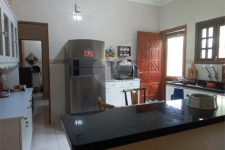 Casa à venda com 2 quartos em Jardim Savoy, Itanhaém, SP