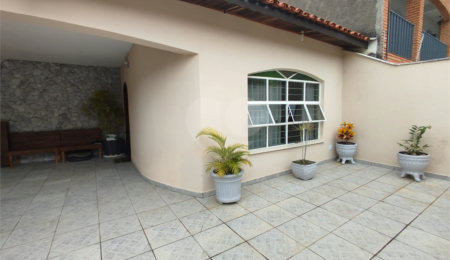 Casa à venda com 3 quartos, sendo 1 suíte,  em Jardim Leocádia, Sorocaba, SP