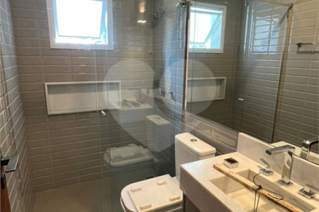 Casa para alugar com 3 quartos, sendo 1 suíte, no condomínio Res Villeneuve, São Paulo - SP