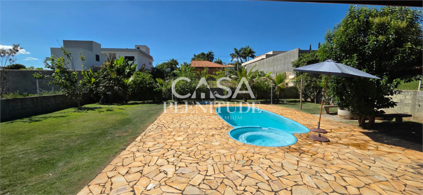 Casa em condomínio à venda ou para alugar com 3 quartos, sendo 1 suíte, em Village da Serra, Araçoiaba da Serra, SP