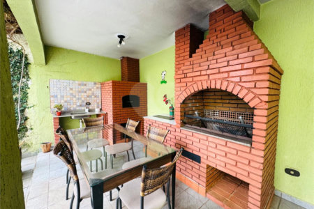 Casa à venda com 4 quartos, sendo 1 suíte,  em Vila Galvão, Guarulhos, SP