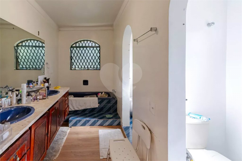 Casa à venda com 4 quartos, sendo 3 suítes,  em Jardim Guedala, São Paulo, SP