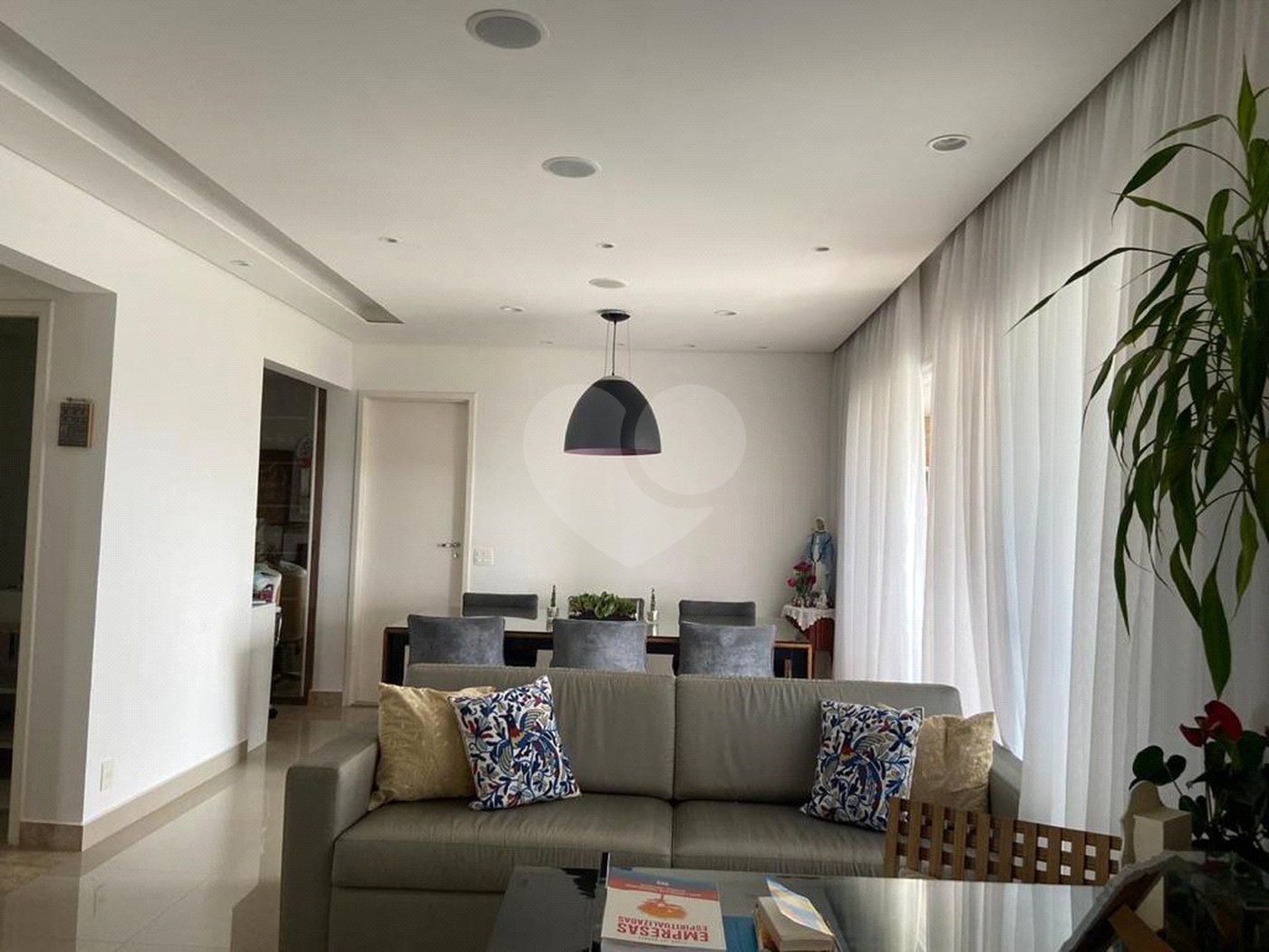 Apartamento à venda com 3 suítes em Vila Oliveira, Mogi das Cruzes, SP