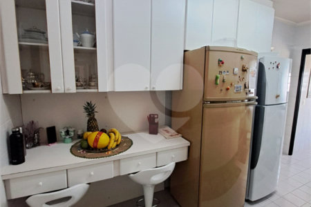 Apartamento à venda com 3 suítes em Vila Suzana, São Paulo, SP
