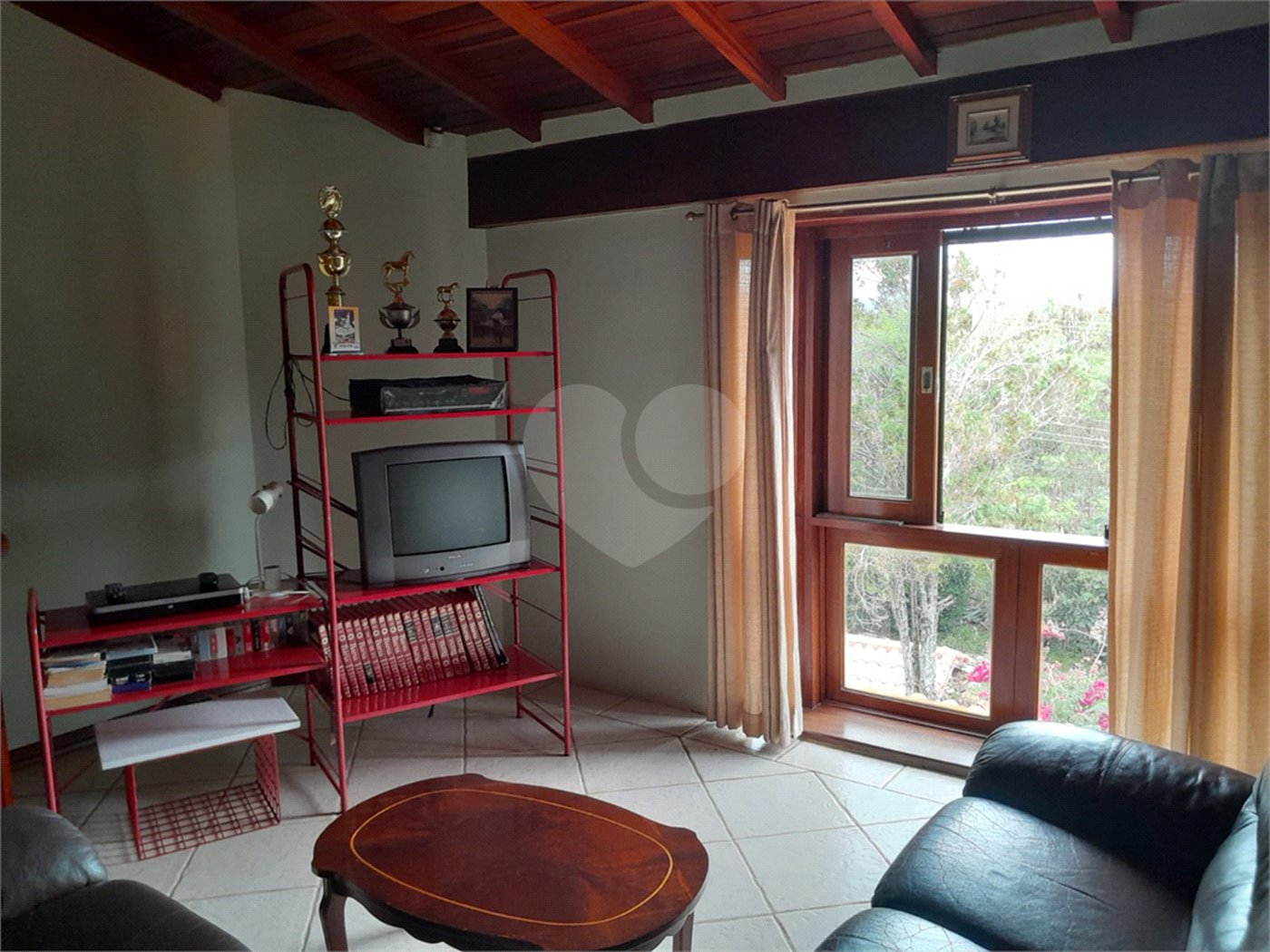 Chácara à venda com 4 quartos, sendo 1 suíte,  em Vila Dom Pedro, Atibaia, SP