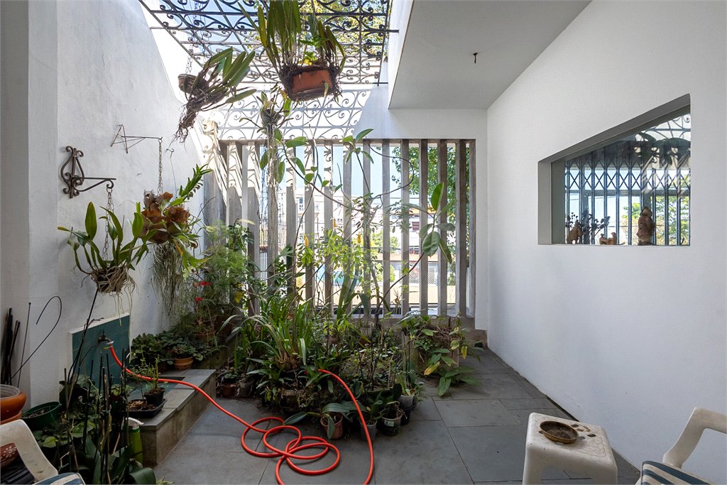 Casa à venda com 4 suítes em Jardim Londrina, São Paulo, SP