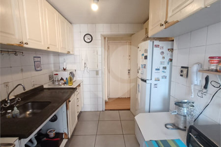 Apartamento à venda com 3 quartos, sendo 1 suíte, em Jardim das Acácias, São Paulo, SP