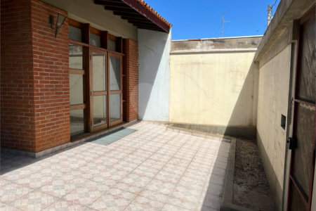 Casa à venda com 3 quartos, sendo 1 suíte, em Vila Vianelo, Jundiaí, SP