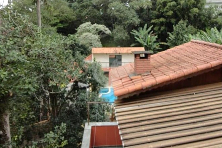 Sobrado à venda com 6 quartos, sendo 2 suítes, em Horto Florestal, São Paulo, SP