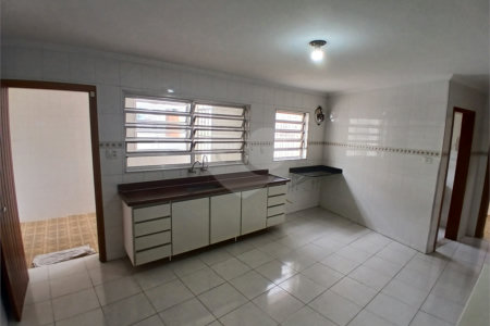 Sobrado à venda com 3 quartos, sendo 1 suíte, em Parque Rodrigues Alves, São Paulo, SP
