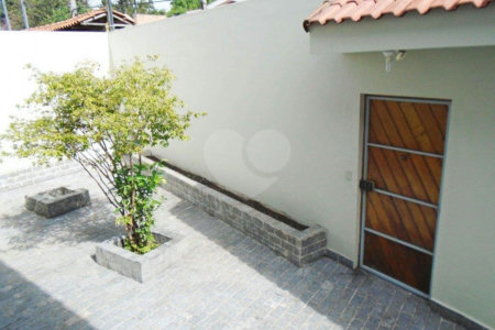 Casa Térrea à venda com 3 suítes em Jardim Petrópolis, São Paulo, SP