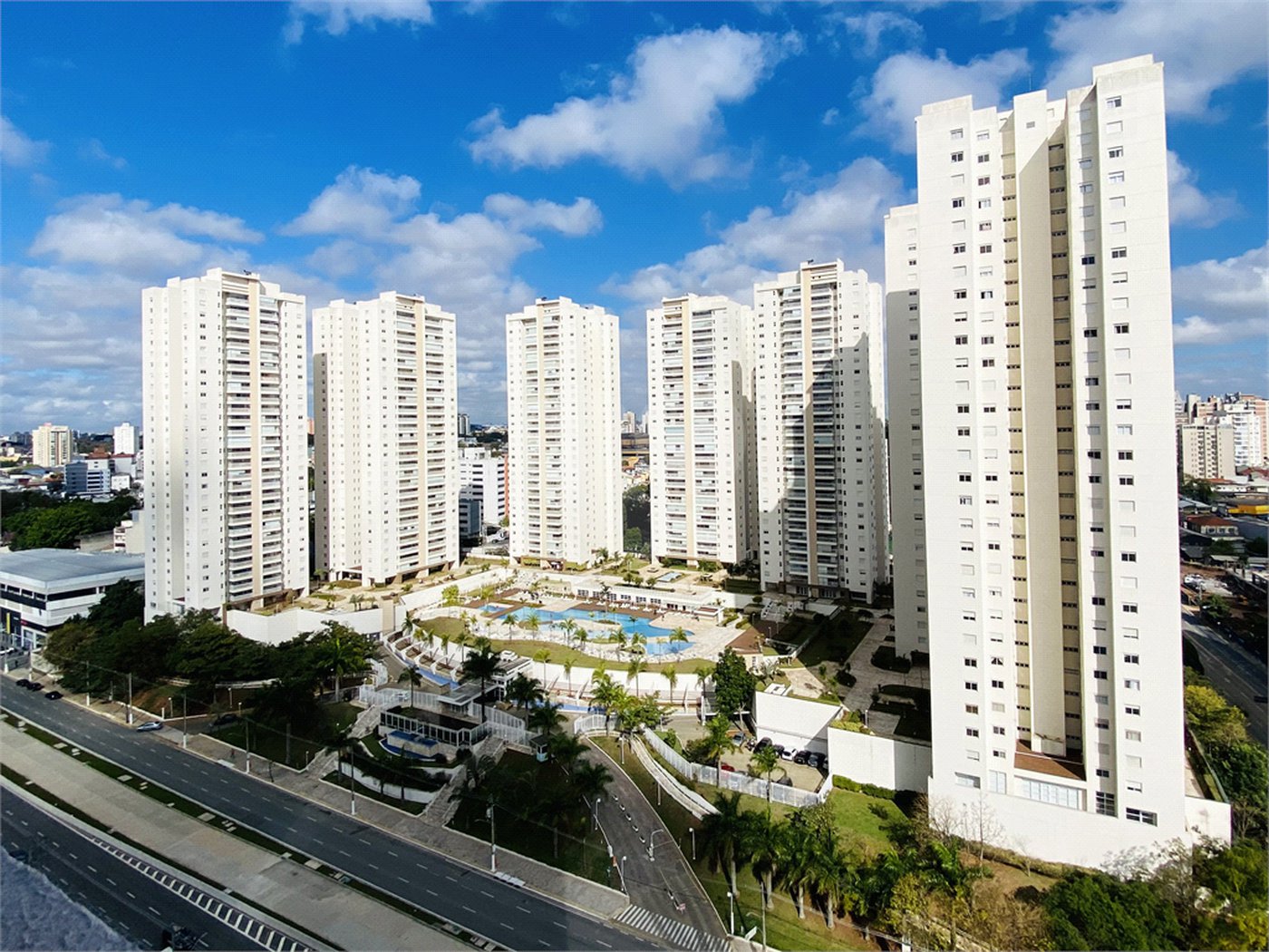Apartamento à venda com 3 quartos, sendo 1 suíte, no Centro, São Bernardo do Campo, SP
