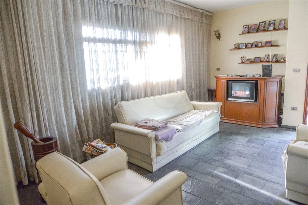 Casa à venda com 2 quartos, sendo 1 suíte, no Centro, Salto, SP
