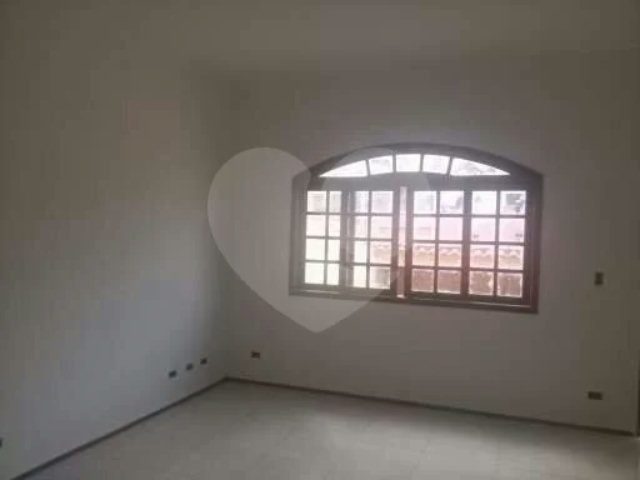 Sobrado à venda com 3 quartos, sendo 2 suítes,  em Vila Sônia, São Paulo, SP
