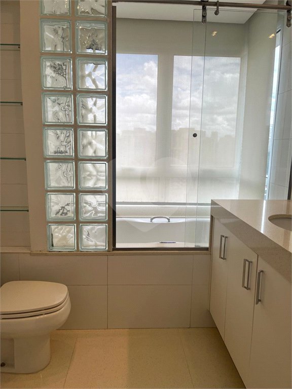 Apartamento à venda com 3 suítes em Vila Andrade, São Paulo, SP