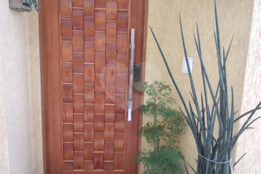 Casa à venda com 4 quartos, sendo 2 suítes, no condomínio Miro Carvalho - Pitinga, São Paulo - SP